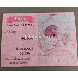 puzzle personalizado com fotografia e dados de nascimento do bebé. Recordação original